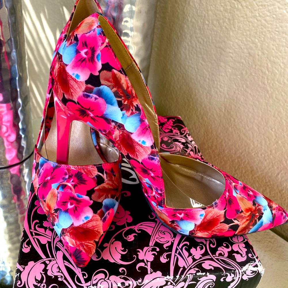 Pink floral stilettos Size 7 **Never Worn**